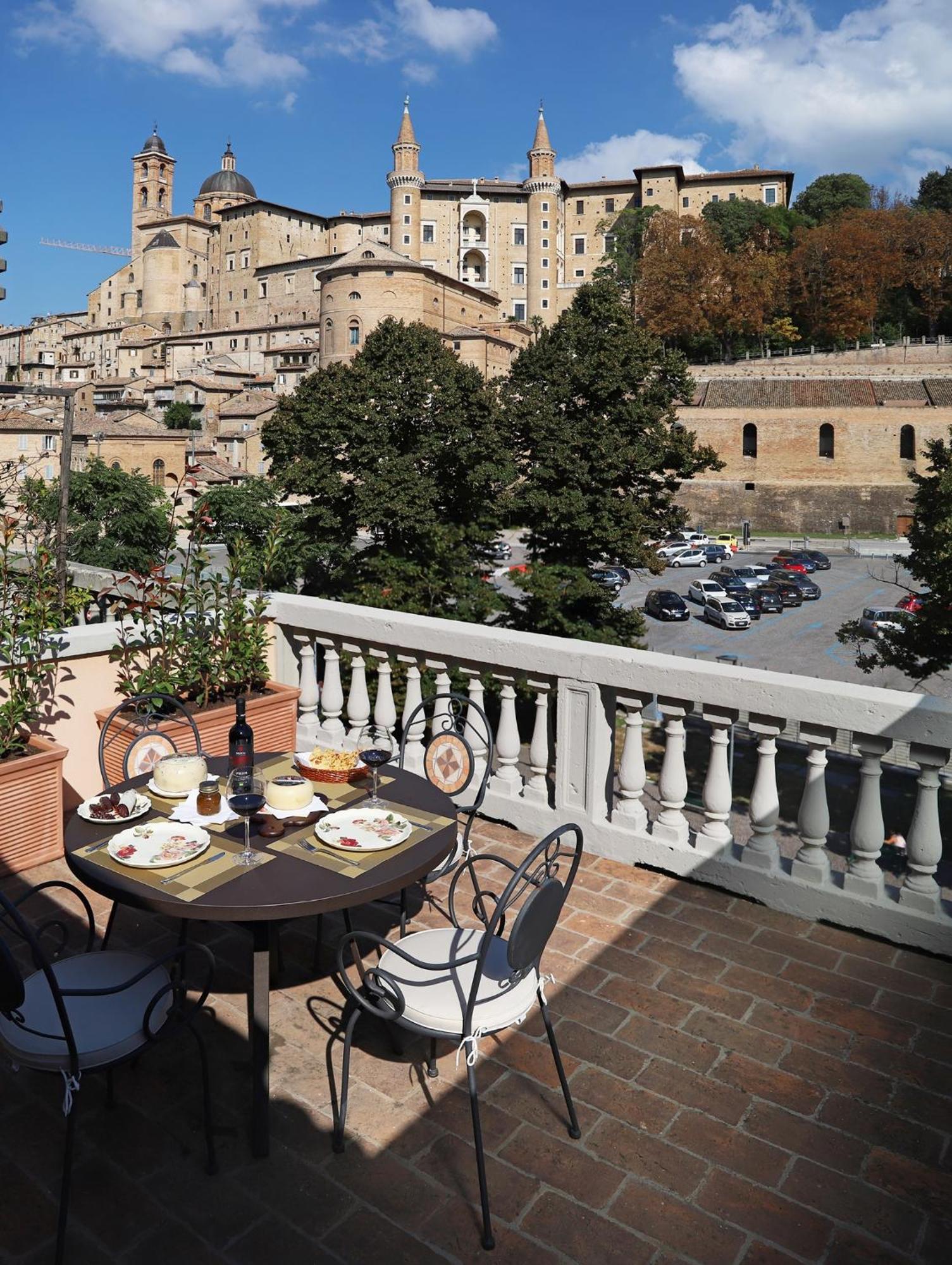 Balcone sulle Meraviglie Urbino Esterno foto